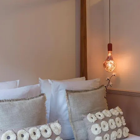 Rose & Garden - Eiffel Tower Apartment