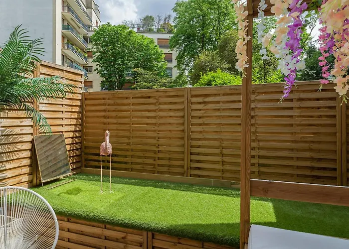 Rose&garden - Eiffel Tower