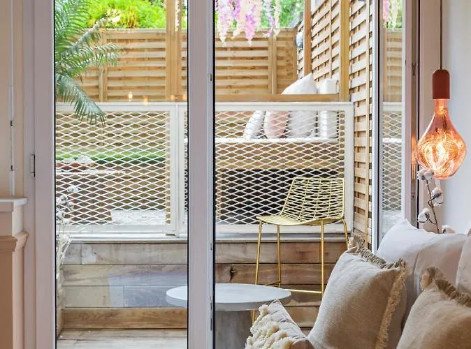 Apartment Rose & Garden - Eiffel Tower