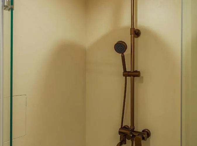 Rose&garden - Eiffel Tower Paris