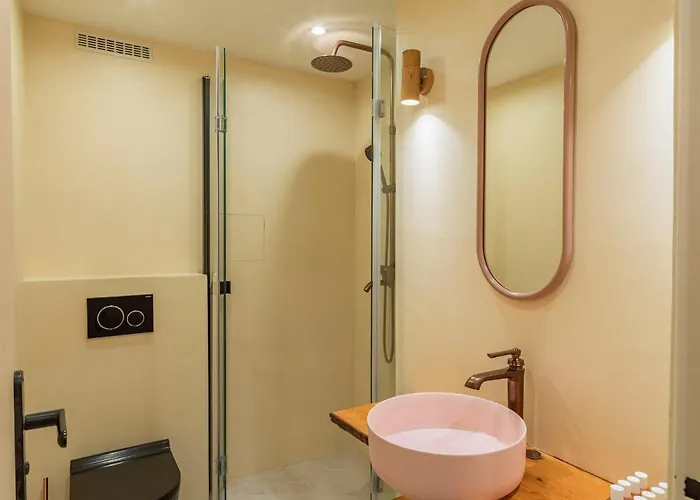 Rose&garden - Eiffel Tower Apartment Paris