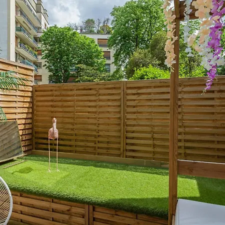 Rose & Garden - Eiffel Tower